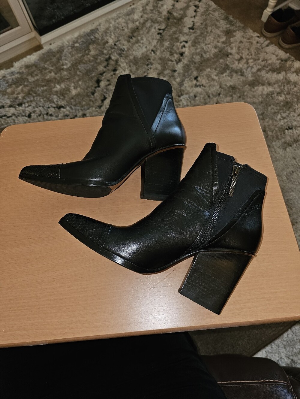 DONALD J. PLINER 'Vaughn' Gorgeous Pointed Toe Ankle Boots Black 7.5M Pre-owned - Picture 6 of 9